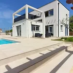 וילה Modern Nerina With Private Pool Near *