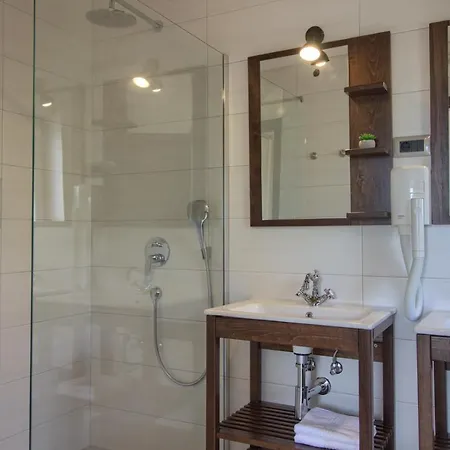 Modern Nerina With Private Pool Near Villa