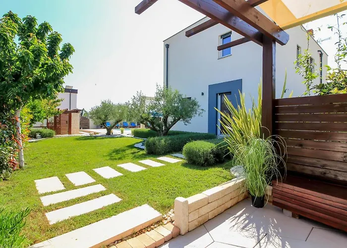 Vila Modern Nerina With Private Pool Near Pula