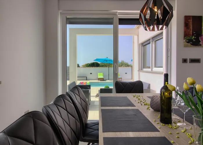 Vila Modern Nerina With Private Pool Near Pula