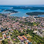 Modern Nerina With Private Pool Near Pula