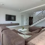Modern Nerina With Private Pool Near Pula