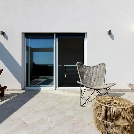 Modern Nerina With Private Pool Near Villa