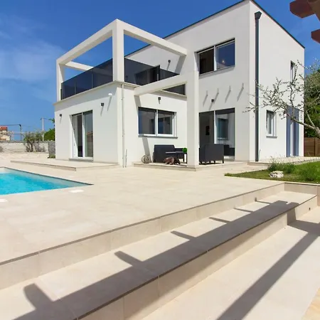 빌라 Modern Nerina With Private Pool Near *