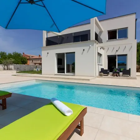 빌라 Modern Nerina With Private Pool Near 풀라