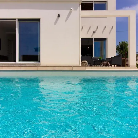 Modern Nerina With Private Pool Near Villa
