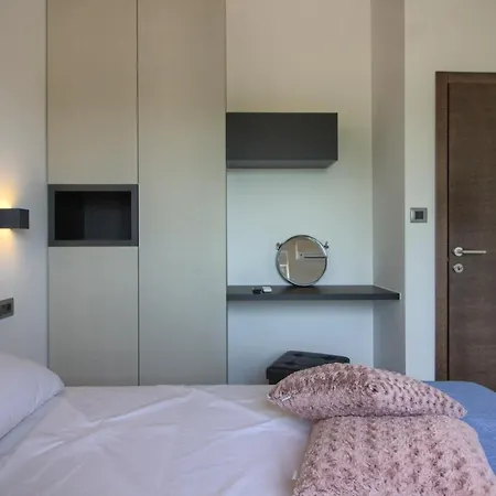 빌라 Modern Nerina With Private Pool Near