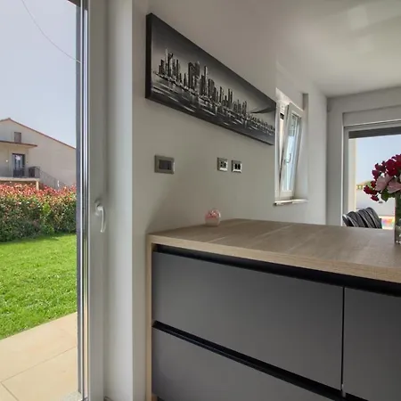 빌라 Modern Nerina With Private Pool Near