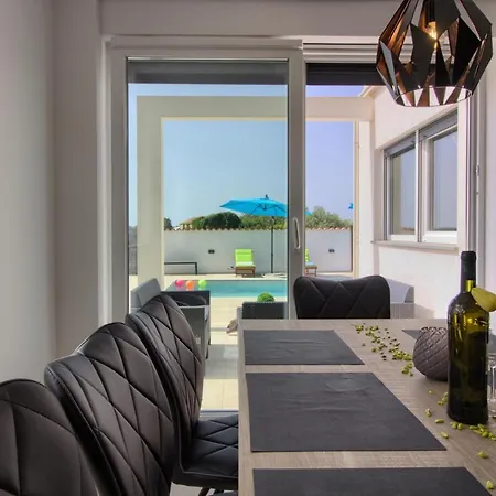 Villa Modern Nerina With Private Pool Near Pula