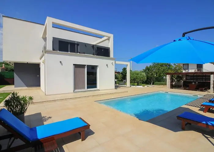 Vila Modern Nerina With Private Pool Near