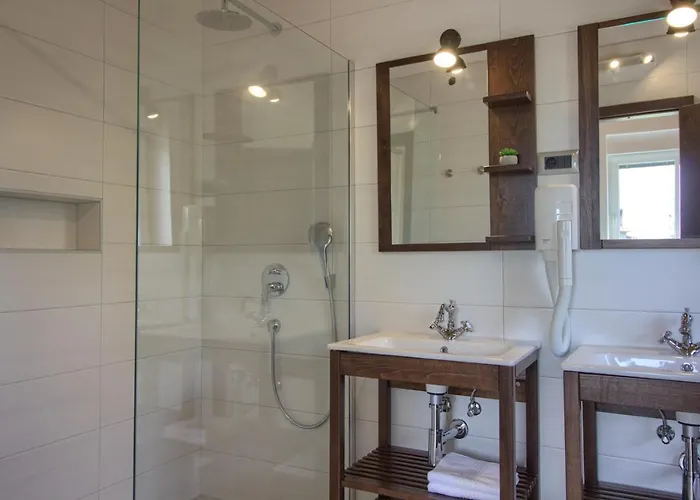 Modern Nerina With Private Pool Near Vila