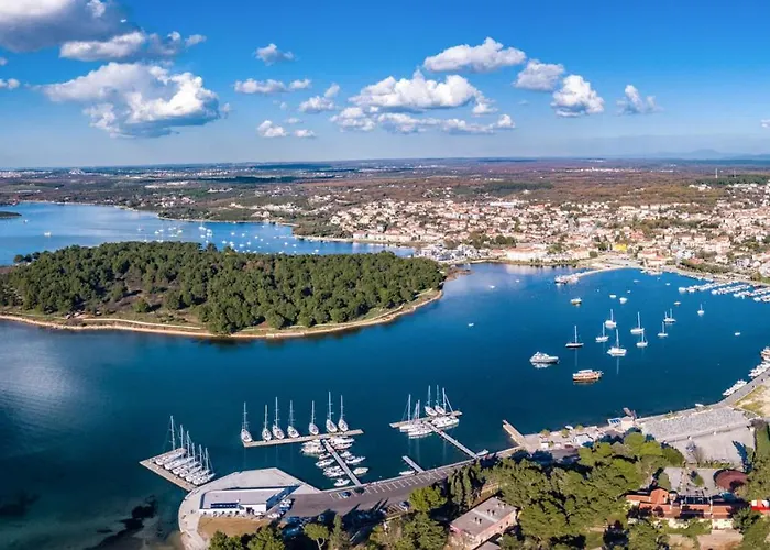 Modern Nerina With Private Pool Near فيلة