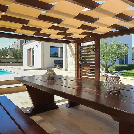 ヴィラ Modern Nerina With Private Pool Near