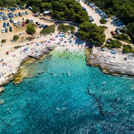 Modern Nerina With Private Pool Near ヴィラ